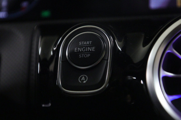 Mercedes-Benz A-Klasse 220 4MATIC AMG-LINE PANO/BURM/SFEER/360CAM/KEYLESS/VOL