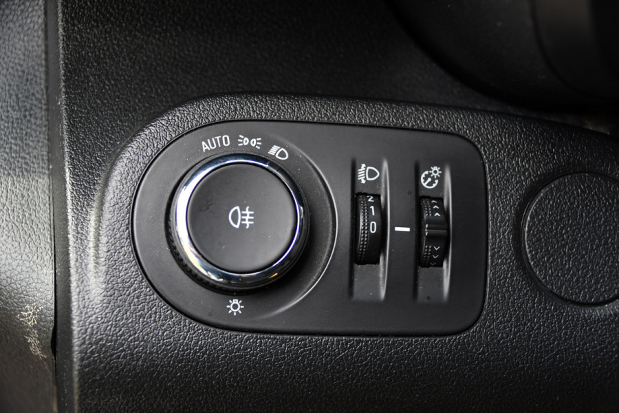 Opel Combo 1.5D L2H1 Edition Cruise, Carplay, Sensoren, 102pk, Multimedia, Airco, Trekhaak, LM Velg, Uniek!