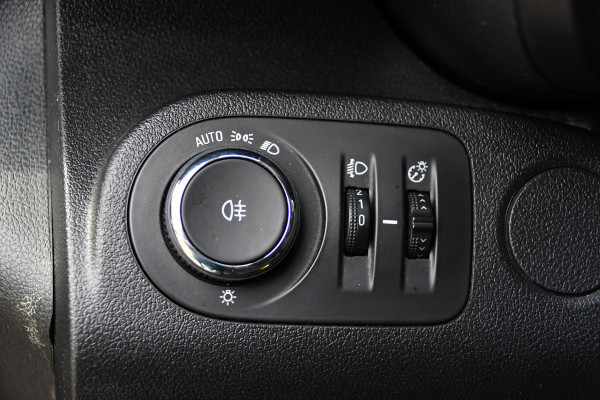 Opel Combo 1.5D L2H1 Edition Cruise, Carplay, Sensoren, 102pk, Multimedia, Airco, Trekhaak, LM Velg, Uniek!