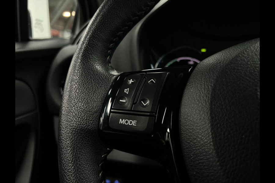 Toyota Yaris 1.5 Hybrid Bi-Tone | Lane | Cam | Carplay |
