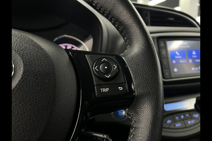 Toyota Yaris 1.5 Hybrid Bi-Tone | Lane | Cam | Carplay |