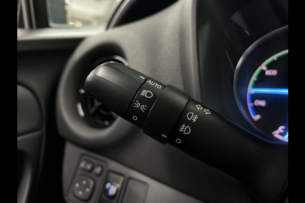 Toyota Yaris 1.5 Hybrid Bi-Tone | Lane | Cam | Carplay |