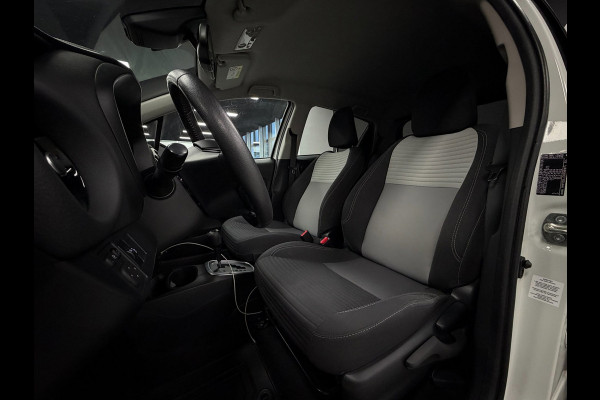 Toyota Yaris 1.5 Hybrid Bi-Tone | Lane | Cam | Carplay |