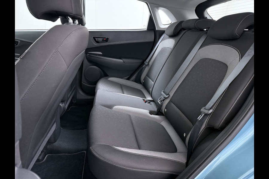 Hyundai Kona 1.6GDI 142PK HEV Hybrid Automaat Adap.Cruise Navi Ecc Camera Krell®-Audio Apple Carplay Android Auto Comfort Lane Assist VESS Led Lmv Isofix Bluetooth DAB FCA 1e Eigenaar Origineel Nederlandse Auto