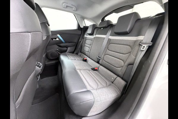 Citroën Ë-C4 50kWh SOH 91% Head-Up Display Adap.Cruise Verwarmd Stuur 360°Camera Navi Ecc Apple Carplay Android Auto Shine Lmv Led Privacy Glas Isofix DAB Bluetooth Lane Assist Regen-Lichtsensor