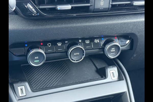 Citroën Ë-C4 50kWh SOH 91% Head-Up Display Adap.Cruise Verwarmd Stuur 360°Camera Navi Ecc Apple Carplay Android Auto Shine Lmv Led Privacy Glas Isofix DAB Bluetooth Lane Assist Regen-Lichtsensor