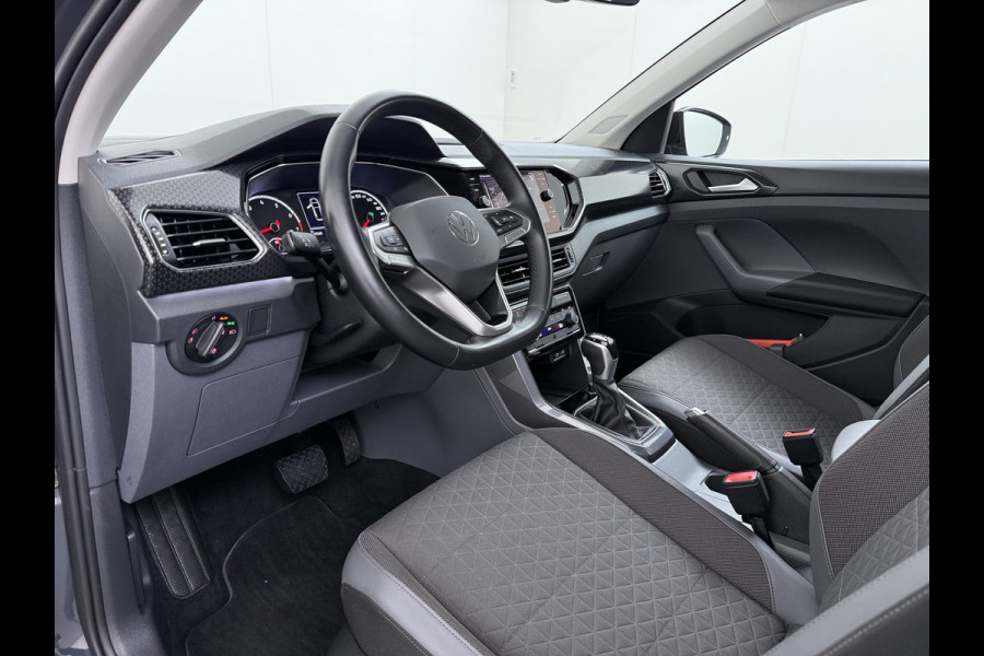 Volkswagen T-Cross 1.0TSI 111PK Automaat Executive-Pack Navi Ecc Adap.Cruise Control Apple Carplay Android Auto Pdc Style Dodehoek detectie Lmv Led Isofix DAB Bluetooth Licht-Regensensor App-Connect 1e Eigenaar Origineel Nederlandse Auto