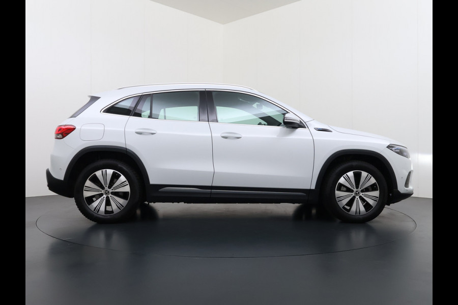 Mercedes-Benz EQA 250 Luxury 69kWh Adap.Cruise Apple Carplay Android Auto Navi Ecc Camera Stoelverwarming Pdc Elek.Achterklep Keyelss Business Sol Connectiviteitspakket High Performance LED Comfortstoelen Lmv DAB Advanced-Pack 1e Eigenaar Origineel Nederlandse Auto