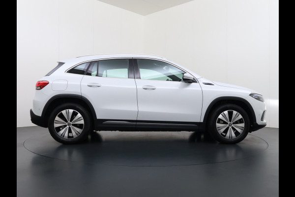 Mercedes-Benz EQA 250 Luxury 69kWh Adap.Cruise Apple Carplay Android Auto Navi Ecc Camera Stoelverwarming Pdc Elek.Achterklep Keyelss Business Sol Connectiviteitspakket High Performance LED Comfortstoelen Lmv DAB Advanced-Pack 1e Eigenaar Origineel Nederlandse Auto