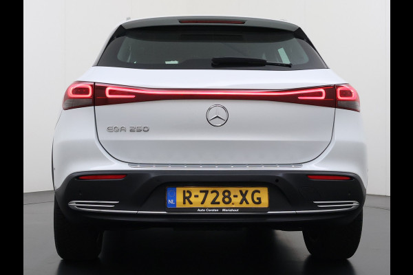 Mercedes-Benz EQA 250 Luxury 69kWh Adap.Cruise Apple Carplay Android Auto Navi Ecc Camera Stoelverwarming Pdc Elek.Achterklep Keyelss Business Sol Connectiviteitspakket High Performance LED Comfortstoelen Lmv DAB Advanced-Pack 1e Eigenaar Origineel Nederlandse Auto