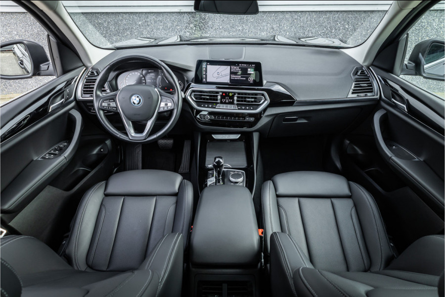 BMW X3 xDrive30e Business Edition Plus Trekhaak / Camera / Carplay / LED /