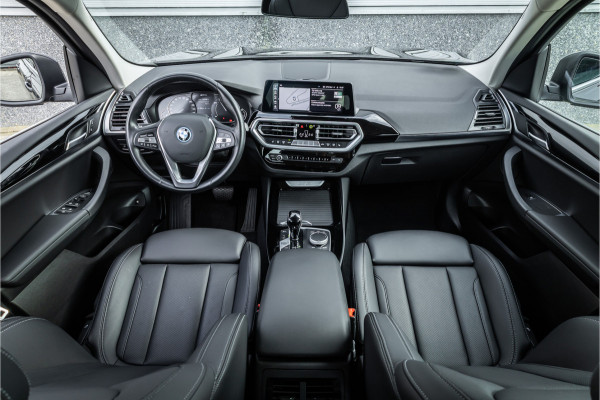 BMW X3 xDrive30e Business Edition Plus Trekhaak / Camera / Carplay / LED /