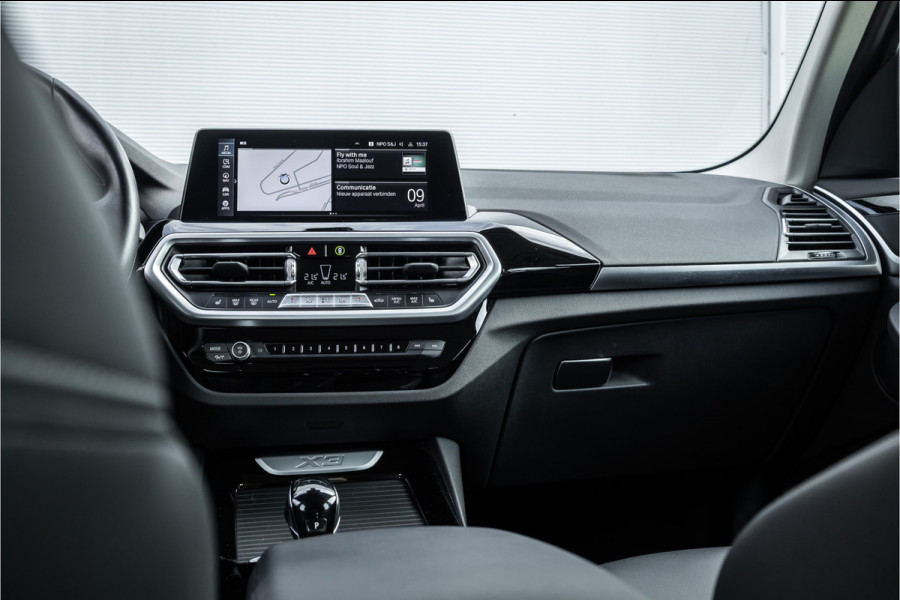 BMW X3 xDrive30e Business Edition Plus Trekhaak / Camera / Carplay / LED /