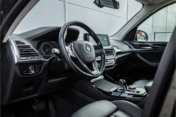 BMW X3 xDrive30e Business Edition Plus Trekhaak / Camera / Carplay / LED /