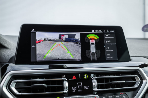 BMW X3 xDrive30e Business Edition Plus Trekhaak / Camera / Carplay / LED /