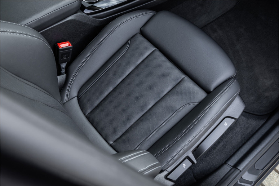 BMW X3 xDrive30e Business Edition Plus Trekhaak / Camera / Carplay / LED /