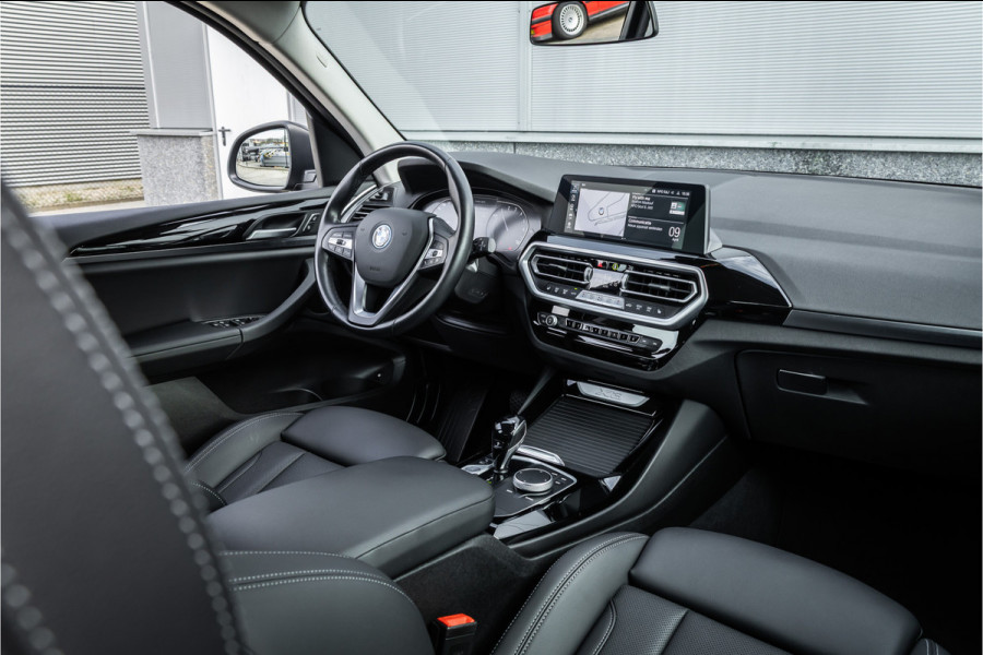 BMW X3 xDrive30e Business Edition Plus Trekhaak / Camera / Carplay / LED /
