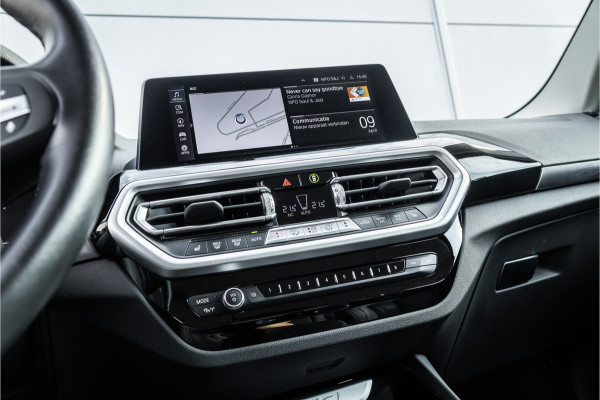 BMW X3 xDrive30e Business Edition Plus Trekhaak / Camera / Carplay / LED /