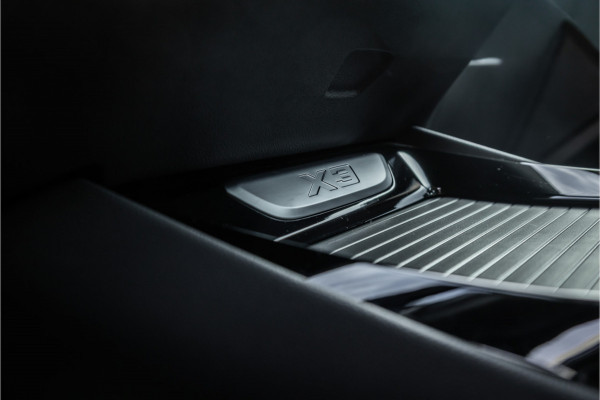 BMW X3 xDrive30e Business Edition Plus Trekhaak / Camera / Carplay / LED /