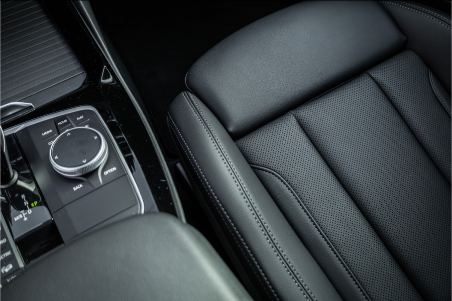 BMW X3 xDrive30e Business Edition Plus Trekhaak / Camera / Carplay / LED /