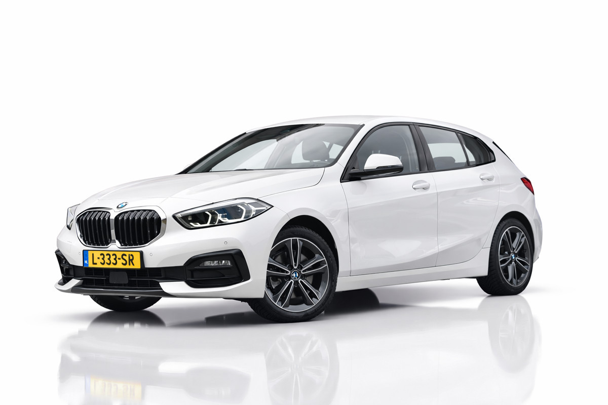 BMW 1-serie 118i Sport line | STOELVERWARMING | APPLE CARPLAY | ANDROID AUTO | NAP | SFEERVERLICHTING