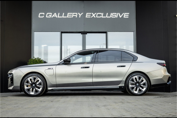 BMW 7 Serie M760e xDrive - M Sport | Bowers & Wilkins | SkyLounge | Oxidgrau