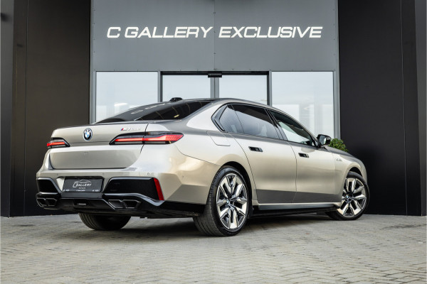 BMW 7 Serie M760e xDrive - M Sport | Bowers & Wilkins | SkyLounge | Oxidgrau