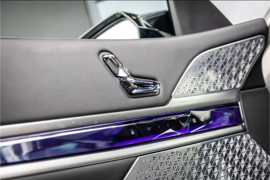 BMW 7 Serie M760e xDrive - M Sport | Bowers & Wilkins | SkyLounge | Oxidgrau