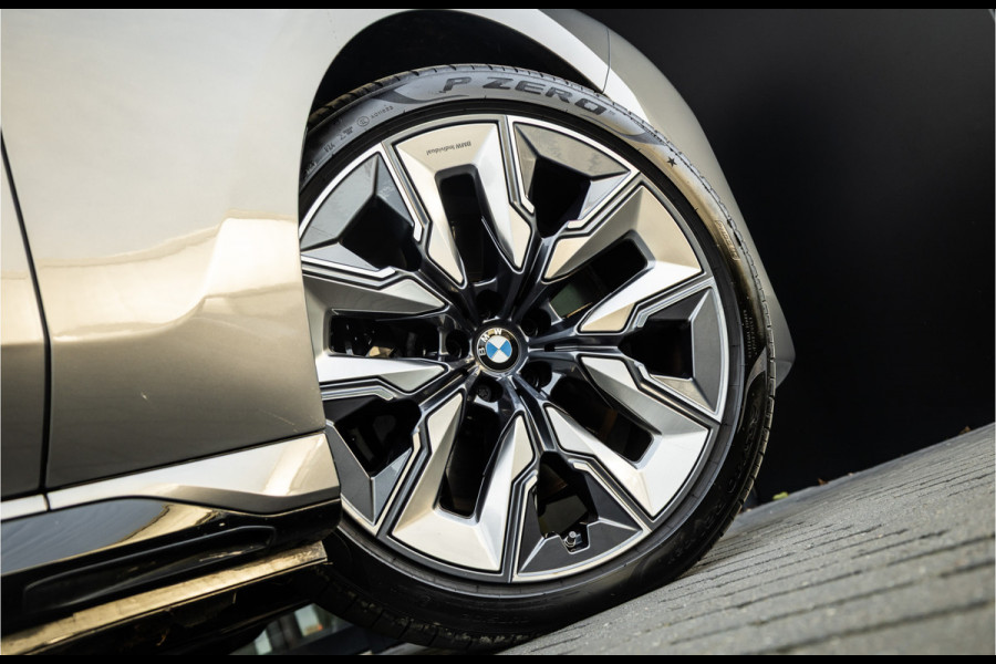 BMW 7 Serie M760e xDrive - M Sport | Bowers & Wilkins | SkyLounge | Oxidgrau