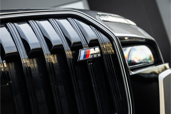 BMW 7 Serie M760e xDrive - M Sport | Bowers & Wilkins | SkyLounge | Oxidgrau