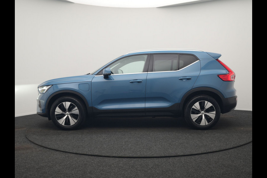 Volvo XC40 T4 Ultimate Bright PHEV 211pk Dealer O.H. | Adaptive Cruise | 360 Camera | Harman / Kardon | Alcantara Sportstoelen Memory | Apple Carplay | Stuur Verwarmd | Blis | Keyless | Navigatie | DAB | Plug In Hybrid |