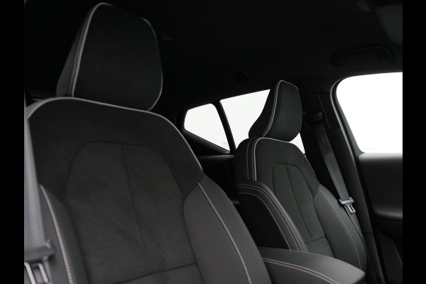 Volvo XC40 T4 Ultimate Bright PHEV 211pk Dealer O.H. | Adaptive Cruise | 360 Camera | Harman / Kardon | Alcantara Sportstoelen Memory | Apple Carplay | Stuur Verwarmd | Blis | Keyless | Navigatie | DAB | Plug In Hybrid |