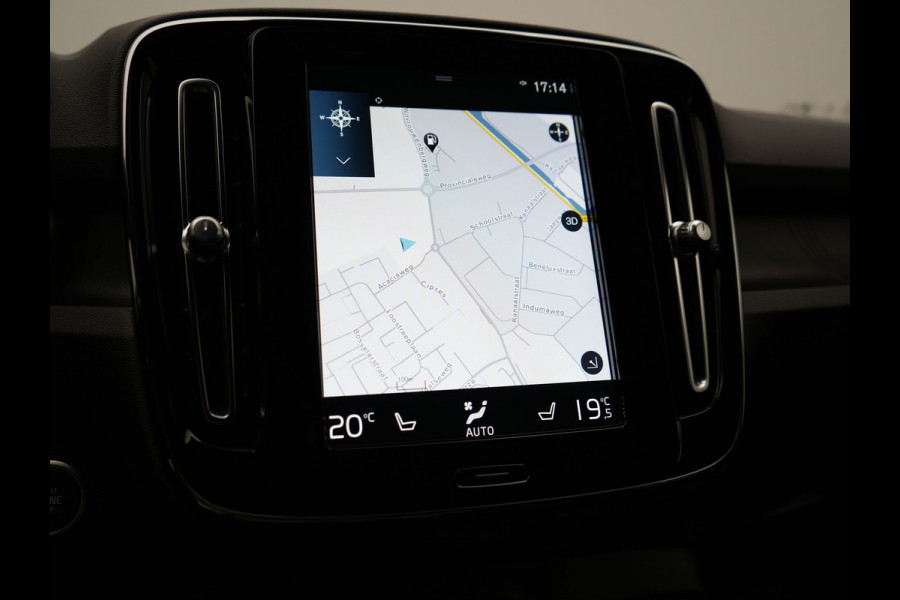 Volvo XC40 T4 Ultimate Bright PHEV 211pk Dealer O.H. | Adaptive Cruise | 360 Camera | Harman / Kardon | Alcantara Sportstoelen Memory | Apple Carplay | Stuur Verwarmd | Blis | Keyless | Navigatie | DAB | Plug In Hybrid |