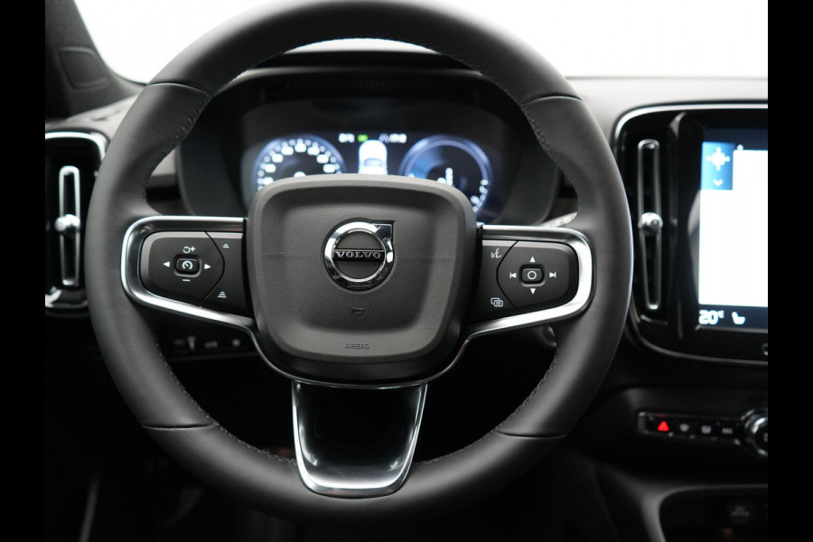 Volvo XC40 T4 Ultimate Bright PHEV 211pk Dealer O.H. | Adaptive Cruise | 360 Camera | Harman / Kardon | Alcantara Sportstoelen Memory | Apple Carplay | Stuur Verwarmd | Blis | Keyless | Navigatie | DAB | Plug In Hybrid |