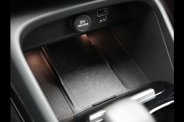 Volvo XC40 T4 Ultimate Bright PHEV 211pk Dealer O.H. | Adaptive Cruise | 360 Camera | Harman / Kardon | Alcantara Sportstoelen Memory | Apple Carplay | Stuur Verwarmd | Blis | Keyless | Navigatie | DAB | Plug In Hybrid |