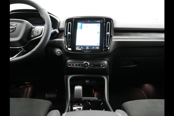 Volvo XC40 T4 Ultimate Bright PHEV 211pk Dealer O.H. | Adaptive Cruise | 360 Camera | Harman / Kardon | Alcantara Sportstoelen Memory | Apple Carplay | Stuur Verwarmd | Blis | Keyless | Navigatie | DAB | Plug In Hybrid |