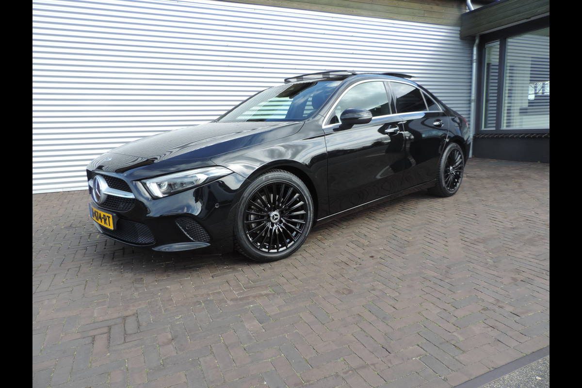 Mercedes-Benz A-Klasse 200 Business Solution Luxury panoramadak sfeer licht