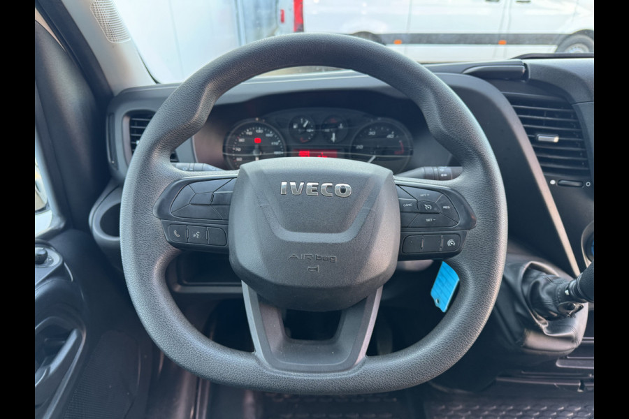 Iveco Daily 35C14 2.3 L3H2 Dubbellucht Airco Cruise Control Trekhaak Luchtgeveerde Stoel