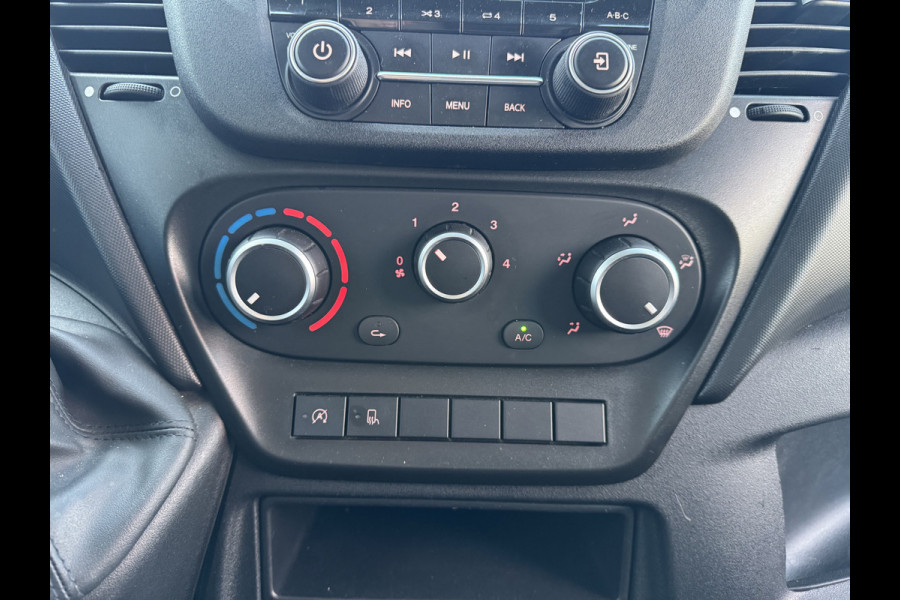 Iveco Daily 35C14 2.3 L3H2 Dubbellucht Airco Cruise Control Trekhaak Luchtgeveerde Stoel