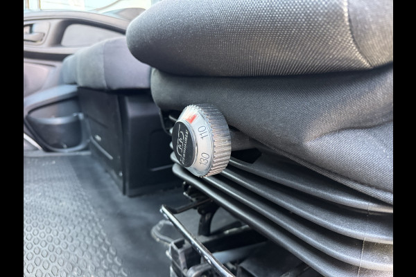 Iveco Daily 35C14 2.3 L3H2 Dubbellucht Airco Cruise Control Trekhaak Luchtgeveerde Stoel