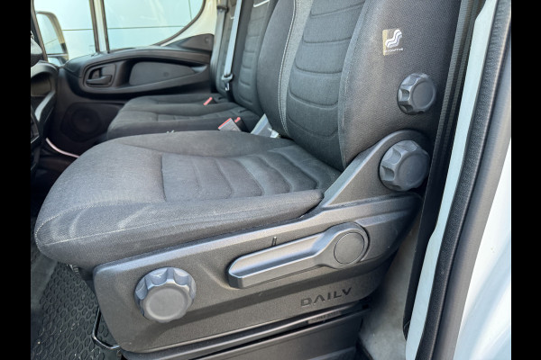 Iveco Daily 35C14 2.3 L3H2 Dubbellucht Airco Cruise Control Trekhaak Luchtgeveerde Stoel