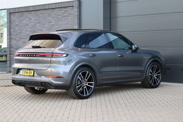 Porsche Cayenne 3.0 E-Hybrid | NAP | PANO | HUD | MEMORY | SPORTUITLAAT | BOSE | STUURVERW |