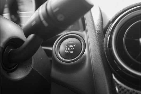 Mazda 2 1.5 Skyactiv-G SkyLease+ Navi Cruise Stoelverw Ori NL