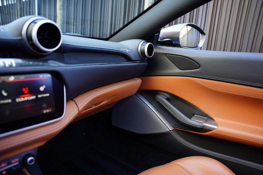 Ferrari Portofino 3.9 V8 HELE / Historical Color / Magneride / Carbon