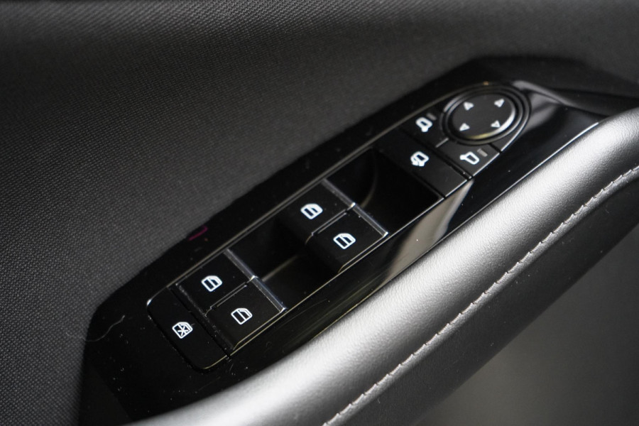Mazda CX-30 2.0 e-SkyActiv-G M Hybrid Comfort | Head-Up | Stoelverwarming | Stuurverwarming | Adaptive