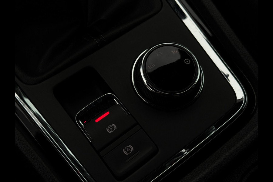 Seat Ateca 1.4 EcoTSI Xcellence CAMERA / PDC / CRUISE / CARPLAY / NAVI / ECC / NL AUTO / GOED ONDERHOUDEN / ALCANTARA / ZWARTE HEM
