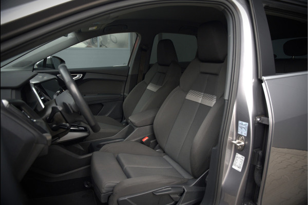 Audi Q4 e-tron 35 Launch edition Advanced 55 kWh | Stoelverwarming | Cruise Control | Navigatie | Apple Carplay | Keyless | Parkeersensoren | RS Seats | Matrix LED | BTW | NAP