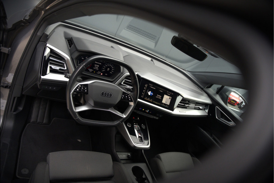 Audi Q4 e-tron 35 Launch edition Advanced 55 kWh | Stoelverwarming | Cruise Control | Navigatie | Apple Carplay | Keyless | Parkeersensoren | RS Seats | Matrix LED | BTW | NAP