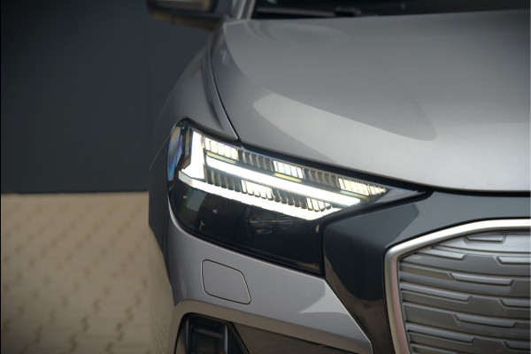 Audi Q4 e-tron 35 Launch edition Advanced 55 kWh | Stoelverwarming | Cruise Control | Navigatie | Apple Carplay | Keyless | Parkeersensoren | RS Seats | Matrix LED | BTW | NAP