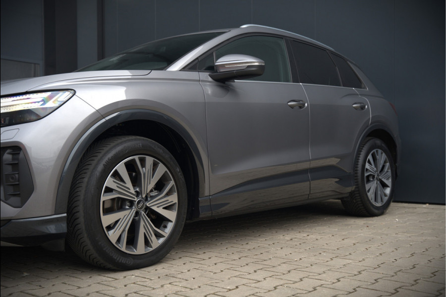 Audi Q4 e-tron 35 Launch edition Advanced 55 kWh | Stoelverwarming | Cruise Control | Navigatie | Apple Carplay | Keyless | Parkeersensoren | RS Seats | Matrix LED | BTW | NAP
